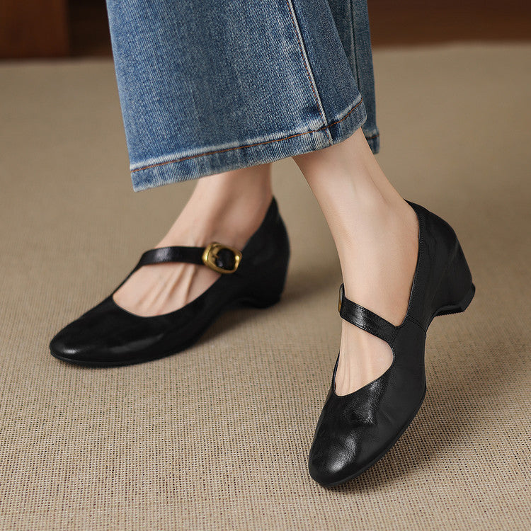 Queenie | Round-Toe Mary Jane Shoe