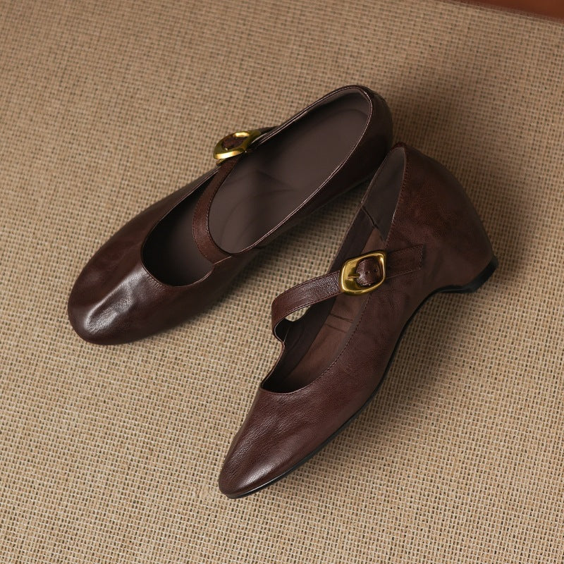 Queenie | Round-Toe Mary Jane Shoe