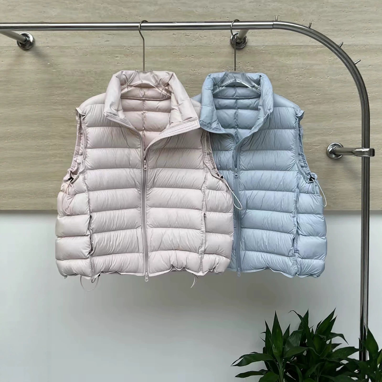 Judith | Lightweight Sleeveless Jacket with Two-Way Zip
