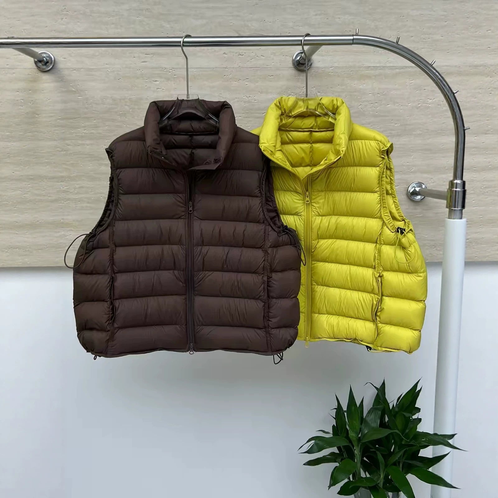 Judith | Lightweight Sleeveless Jacket with Two-Way Zip