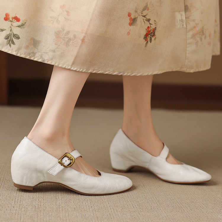 Queenie | Round-Toe Mary Jane Shoe