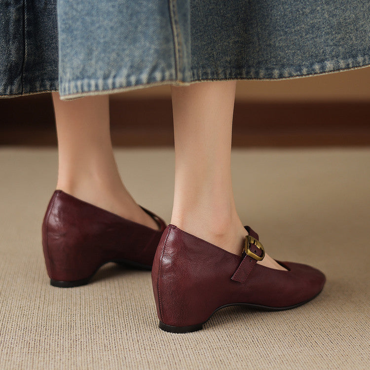 Queenie | Round-Toe Mary Jane Shoe