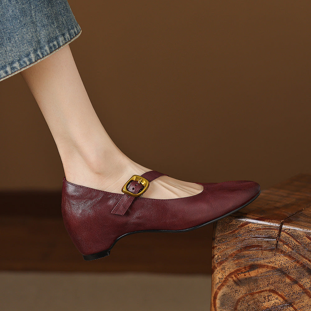 Queenie | Round-Toe Mary Jane Shoe