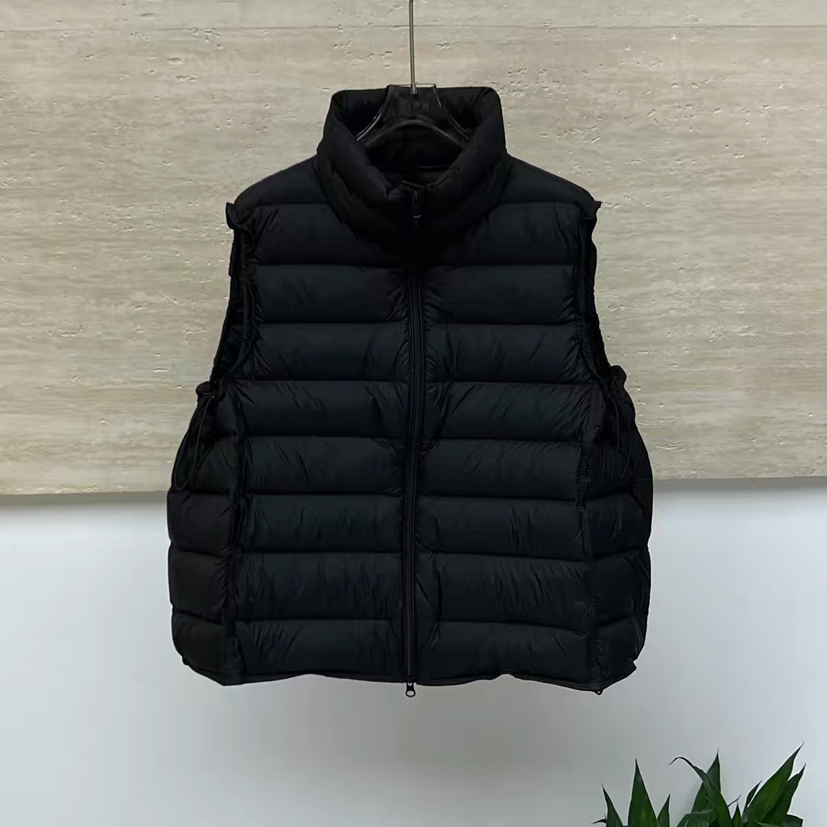 Judith | Lightweight Sleeveless Jacket with Two-Way Zip
